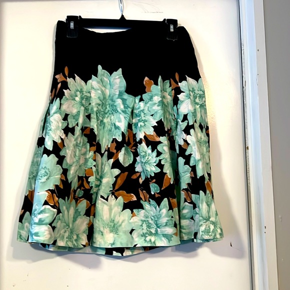 Speechless Dresses & Skirts - Speechless skirt for juniors with a zipper on the back. Size 5